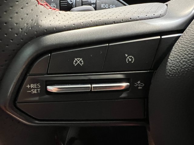 Vehicle image 24 of 40
