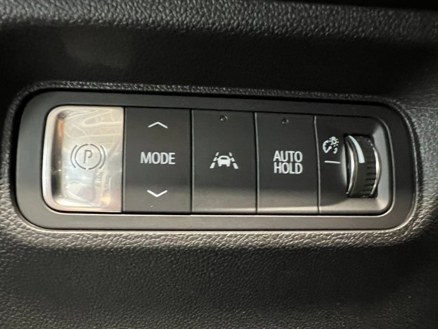 Vehicle image 21 of 40