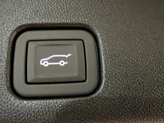 Vehicle image 36 of 40