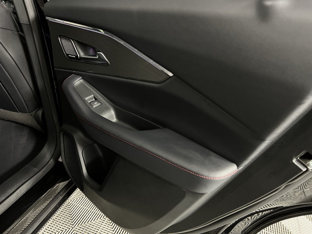 Vehicle image 31 of 62