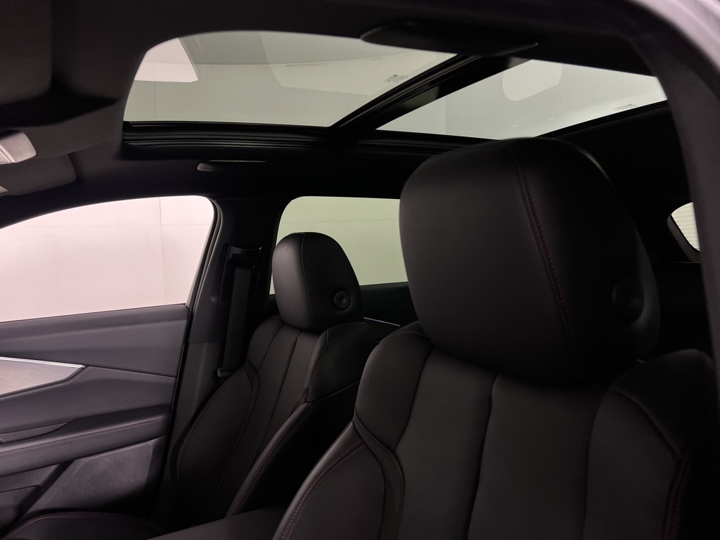 Vehicle image 24 of 62