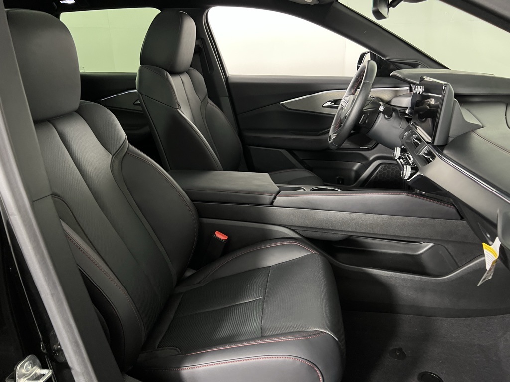 Vehicle image 33 of 62