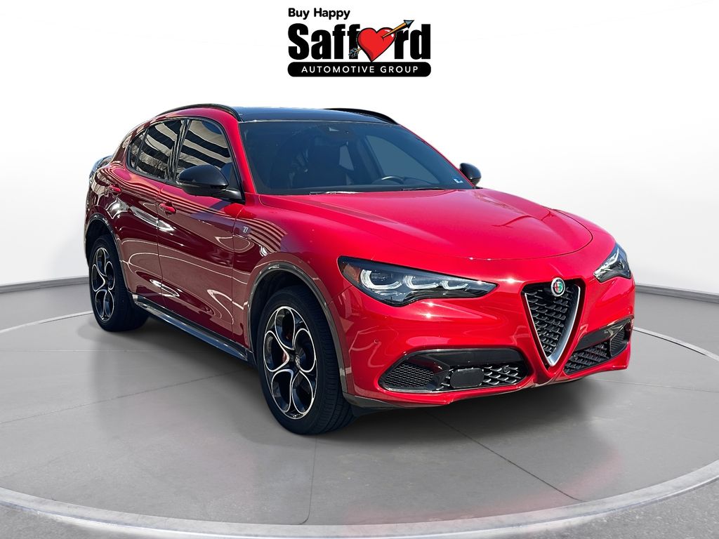 2024 Alfa Romeo Stelvio Ti Image 3 of 30