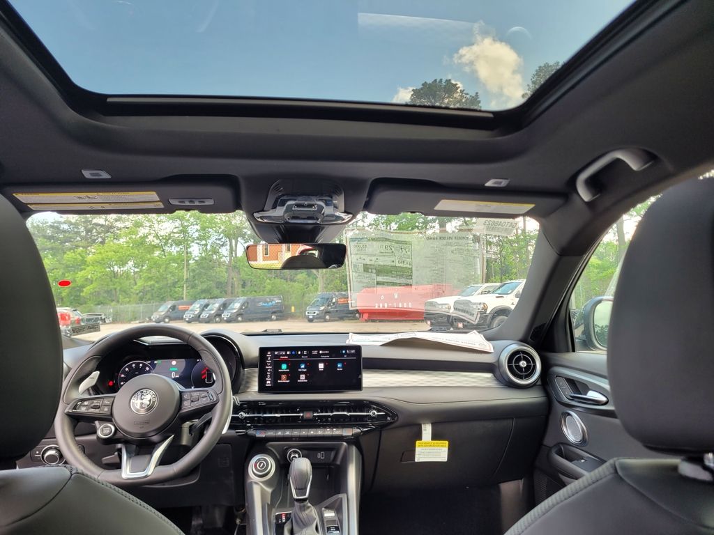 2024 Alfa Romeo Tonale Veloce Image 12 of 18