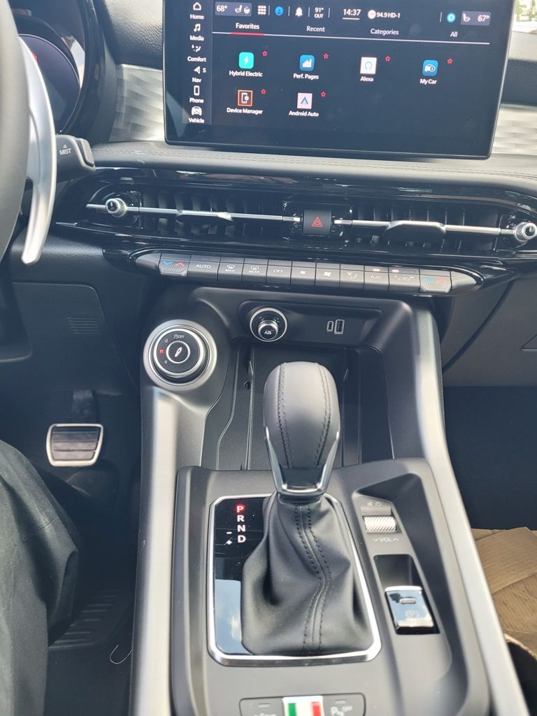 2024 Alfa Romeo Tonale Veloce Image 18 of 18