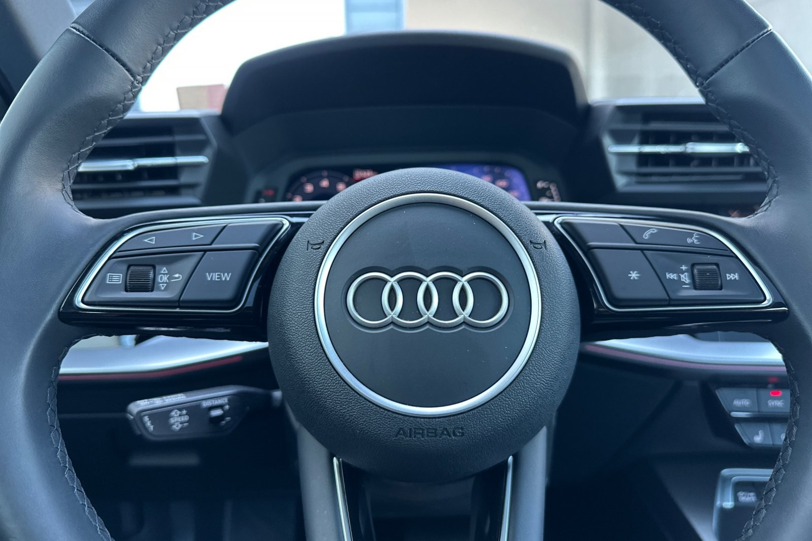 Vehicle image 24 of 34