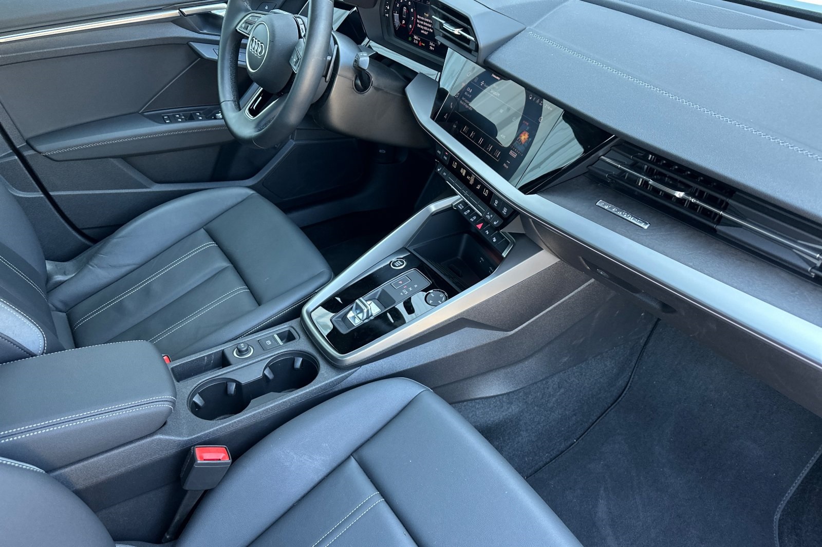 Vehicle image 16 of 34