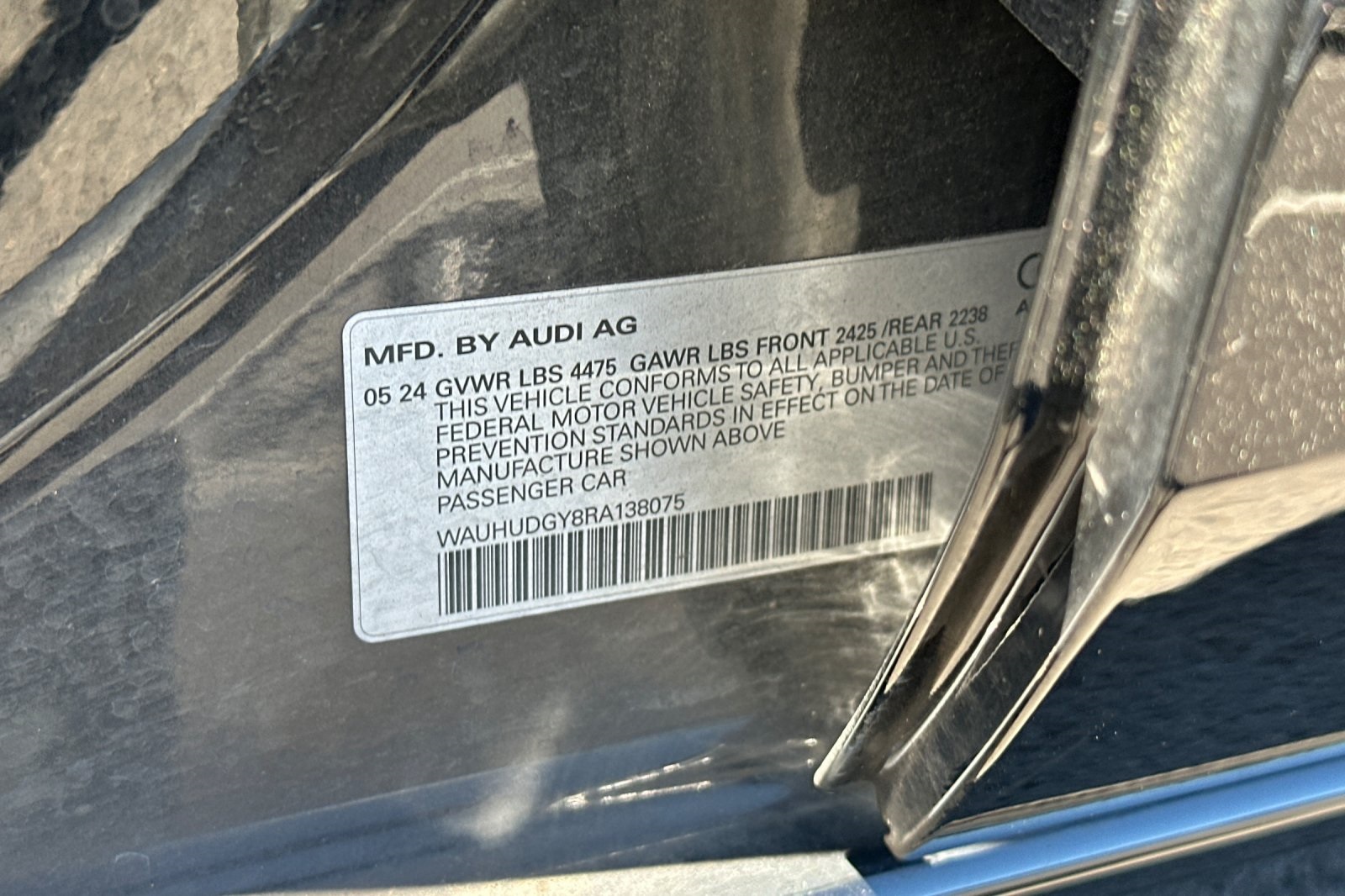 Vehicle image 33 of 34