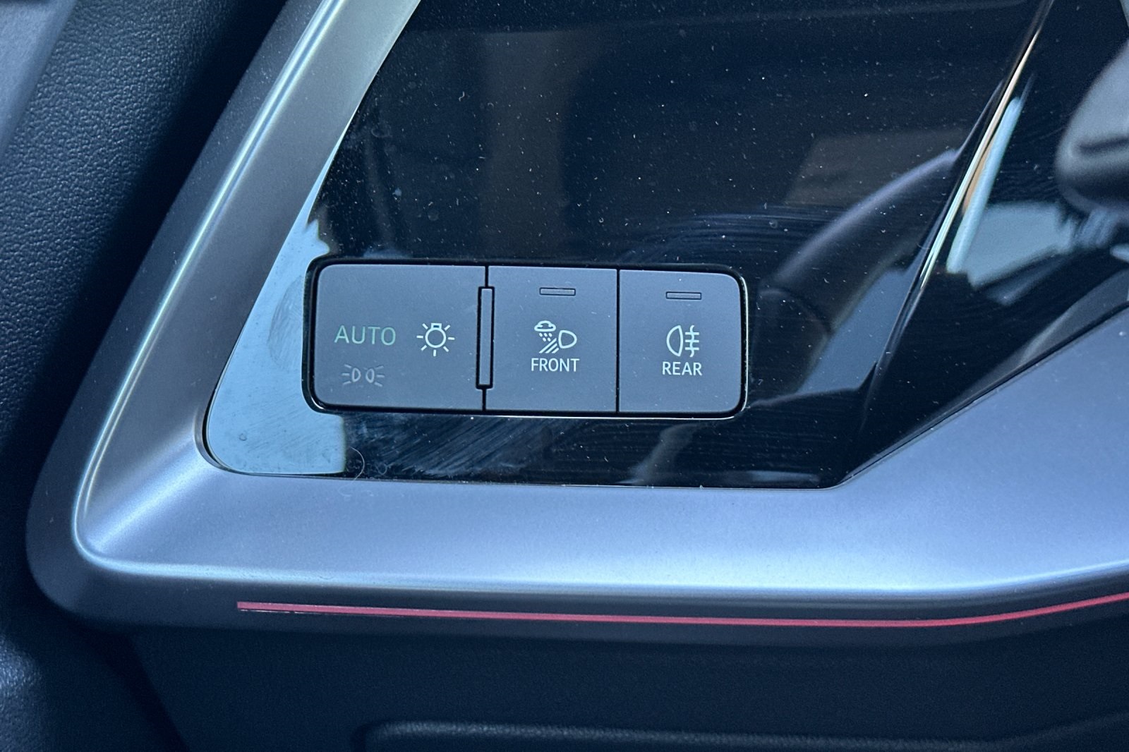 Vehicle image 29 of 34