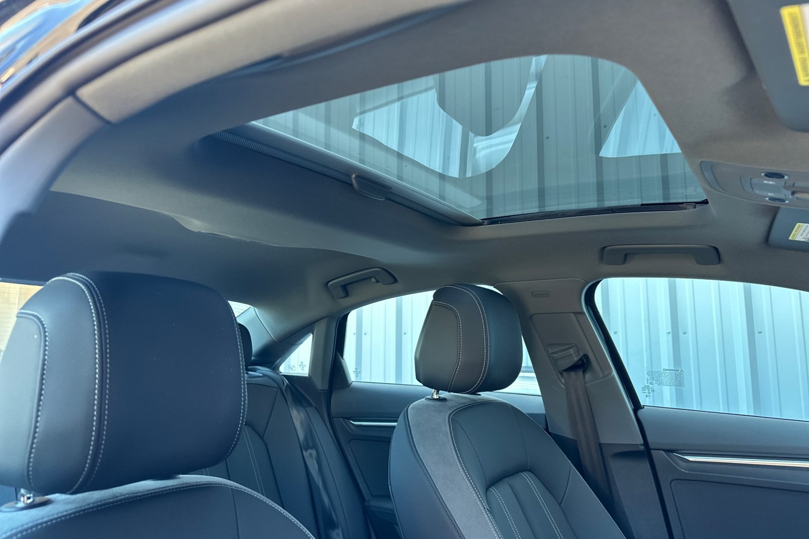 Vehicle image 17 of 34