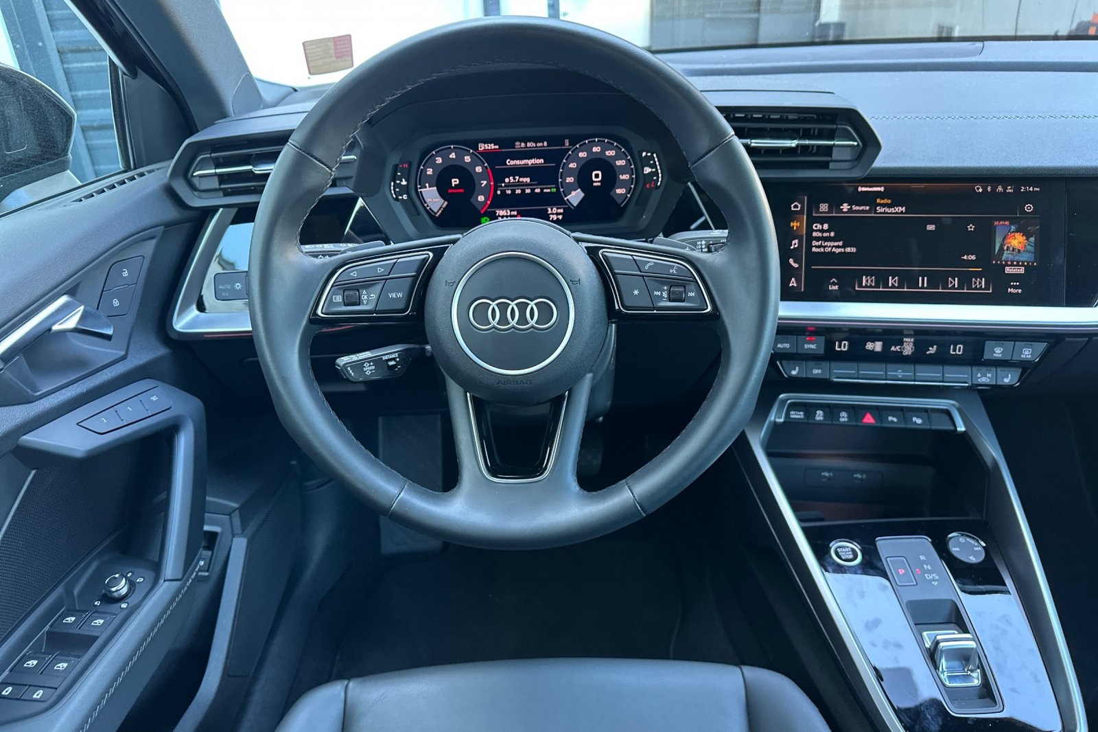 Vehicle image 15 of 34