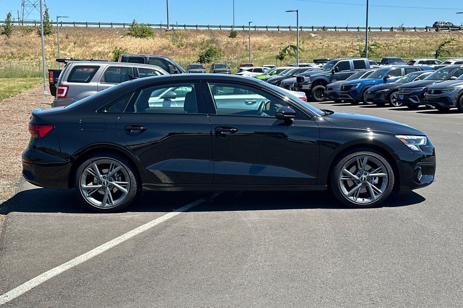 Vehicle image 4 of 34