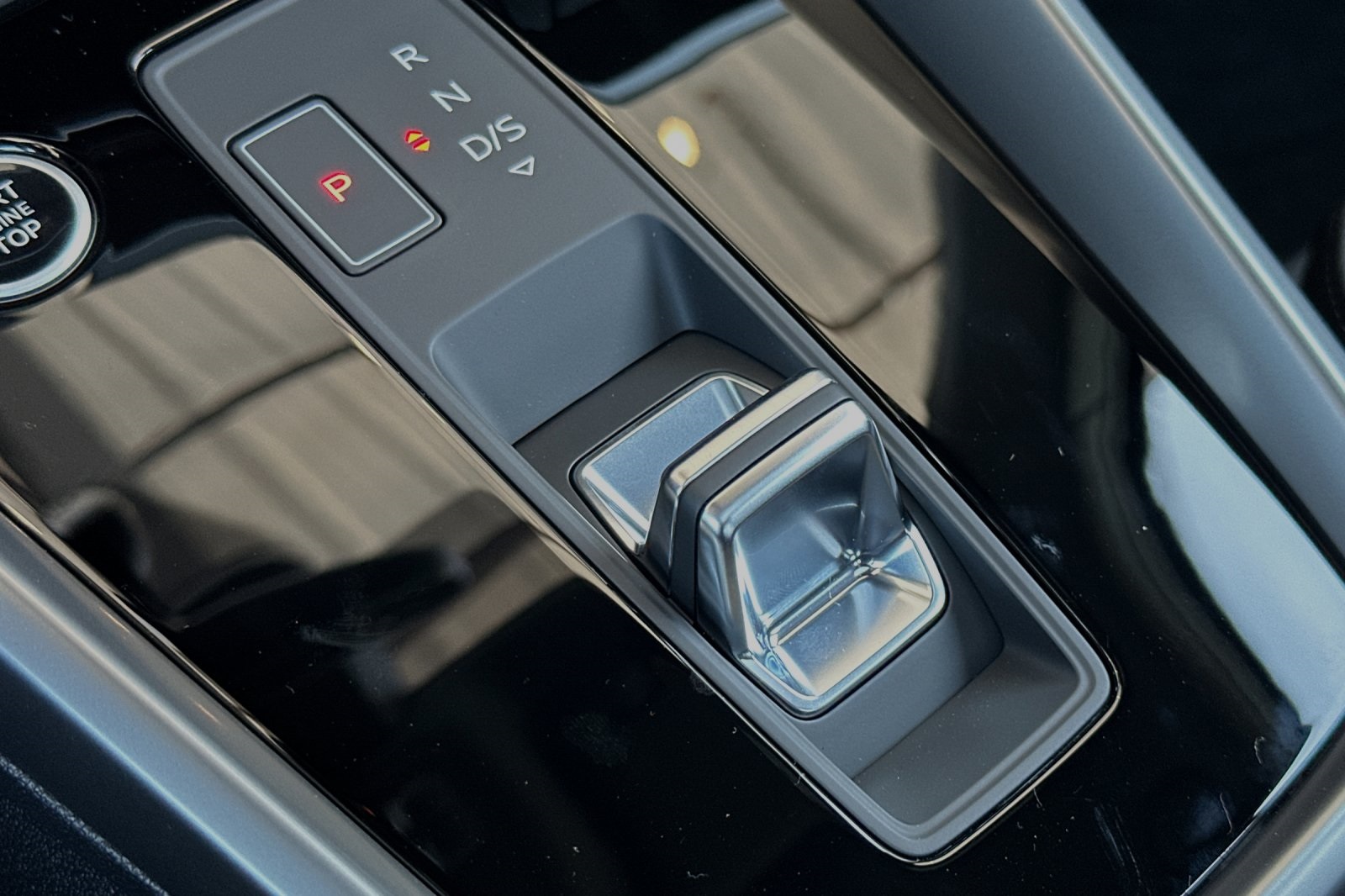 Vehicle image 20 of 25