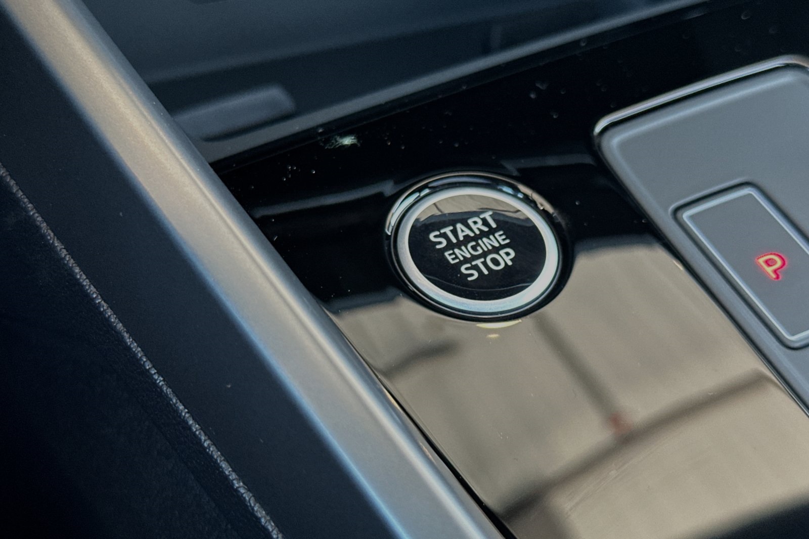 Vehicle image 21 of 25