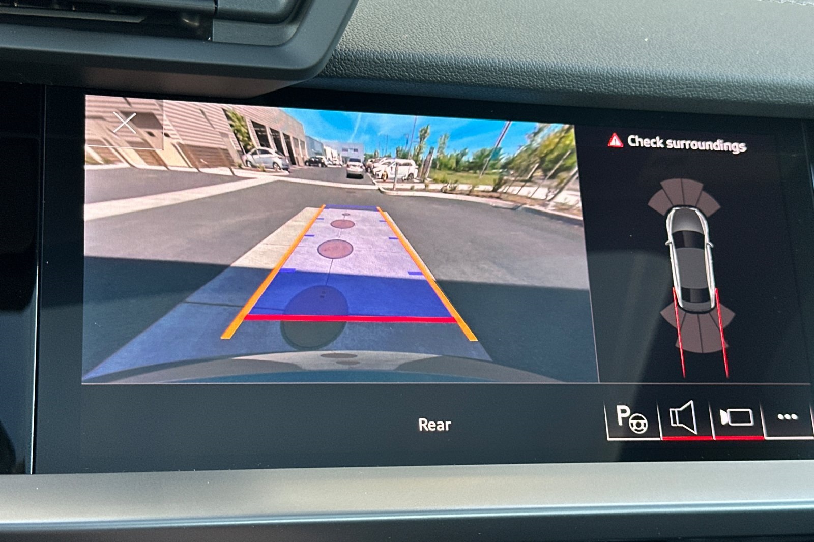 Vehicle image 18 of 25