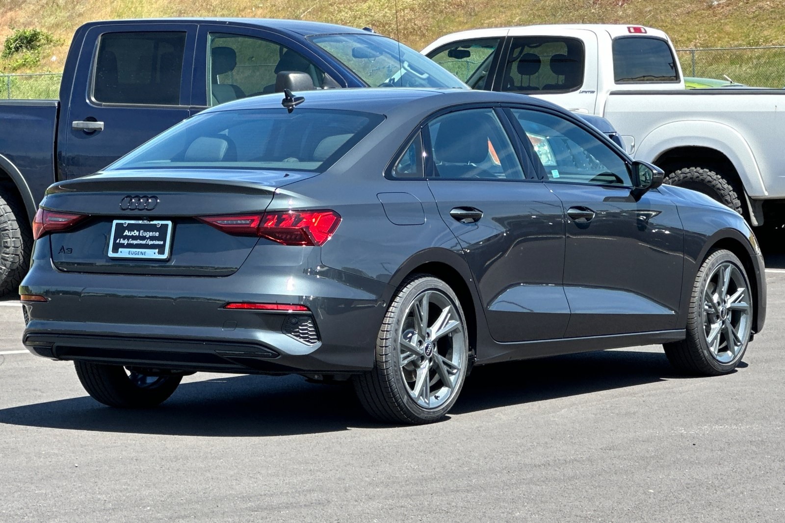 Vehicle image 6 of 25