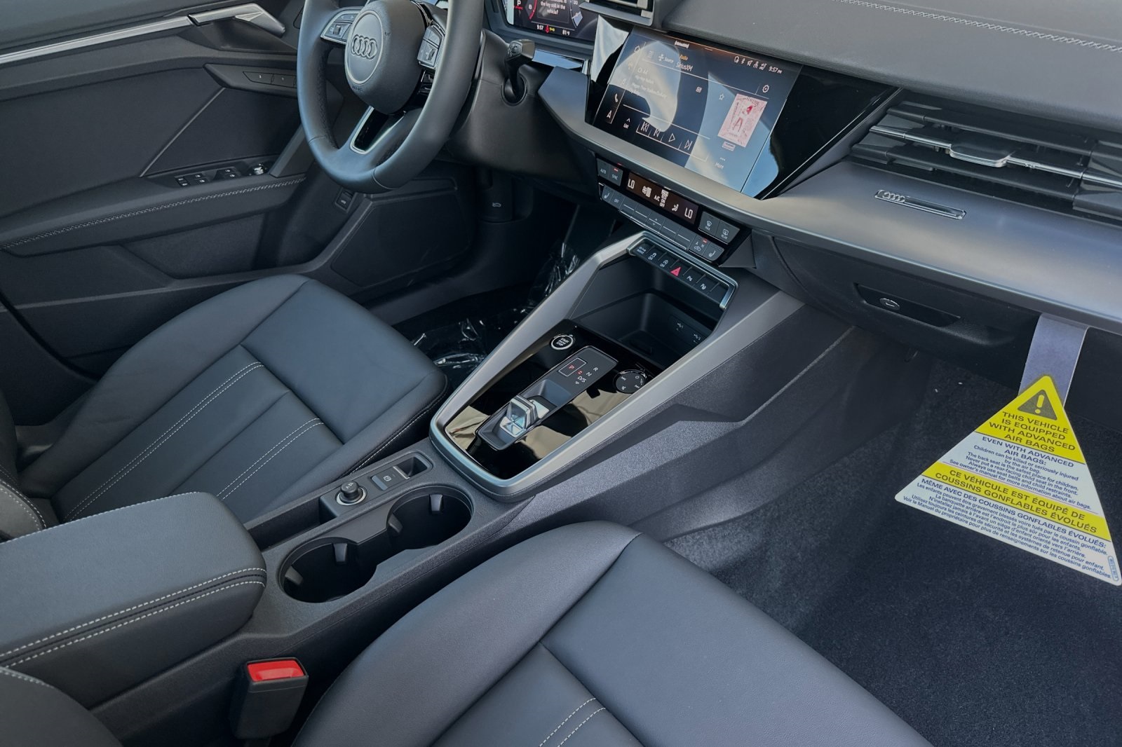 Vehicle image 15 of 25