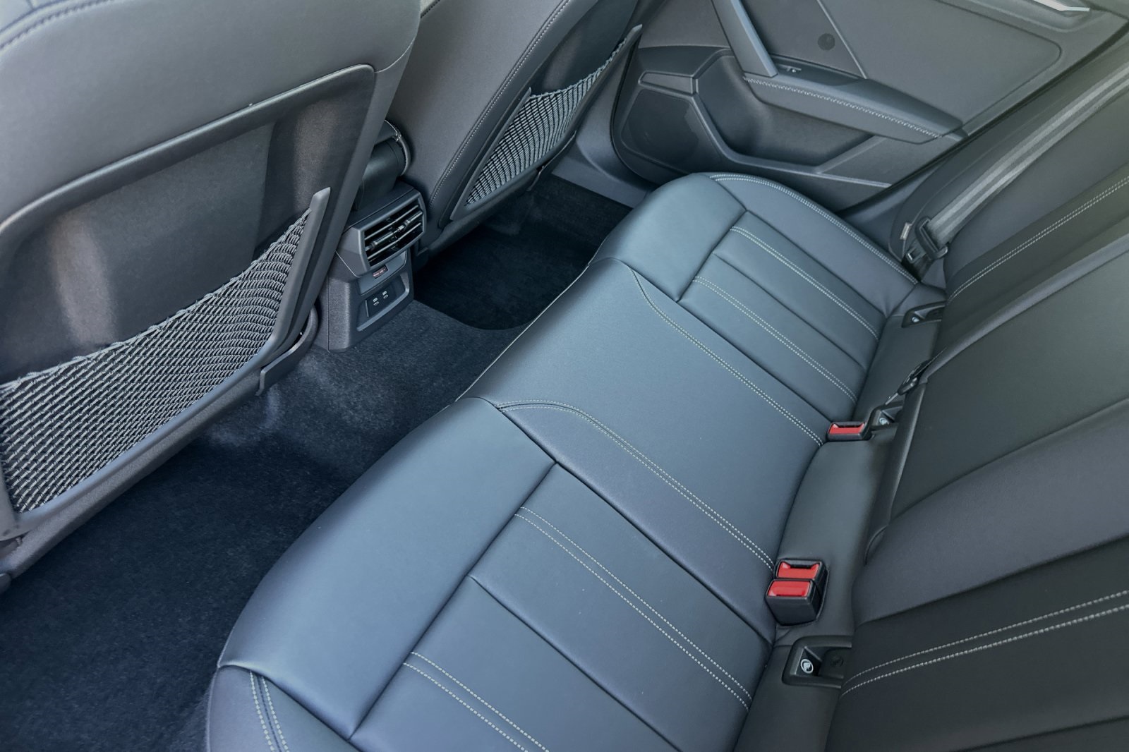 Vehicle image 12 of 25