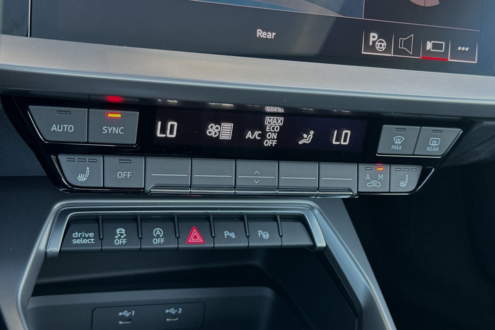 Vehicle image 19 of 25