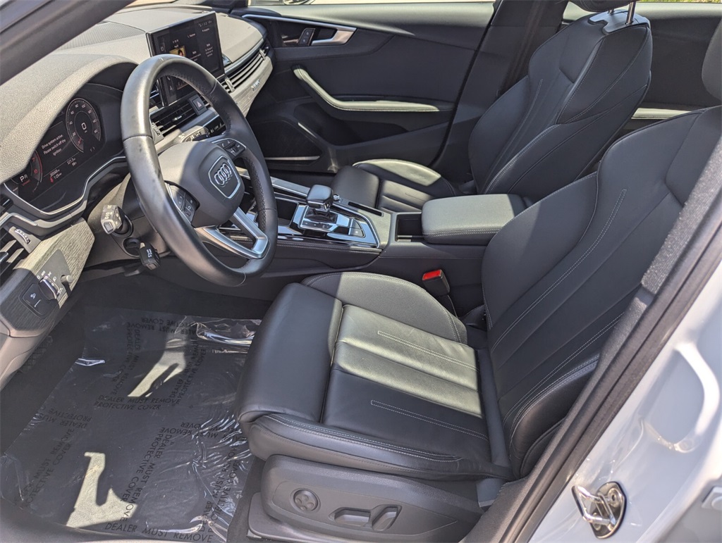 Vehicle image 17 of 30