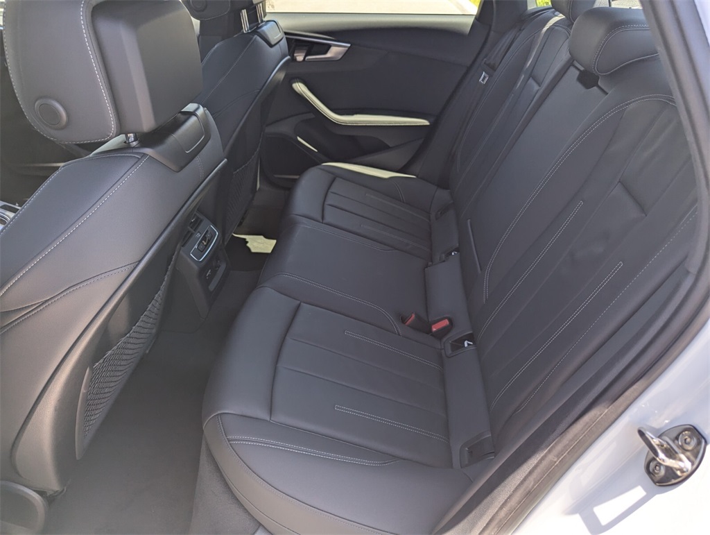 Vehicle image 15 of 30