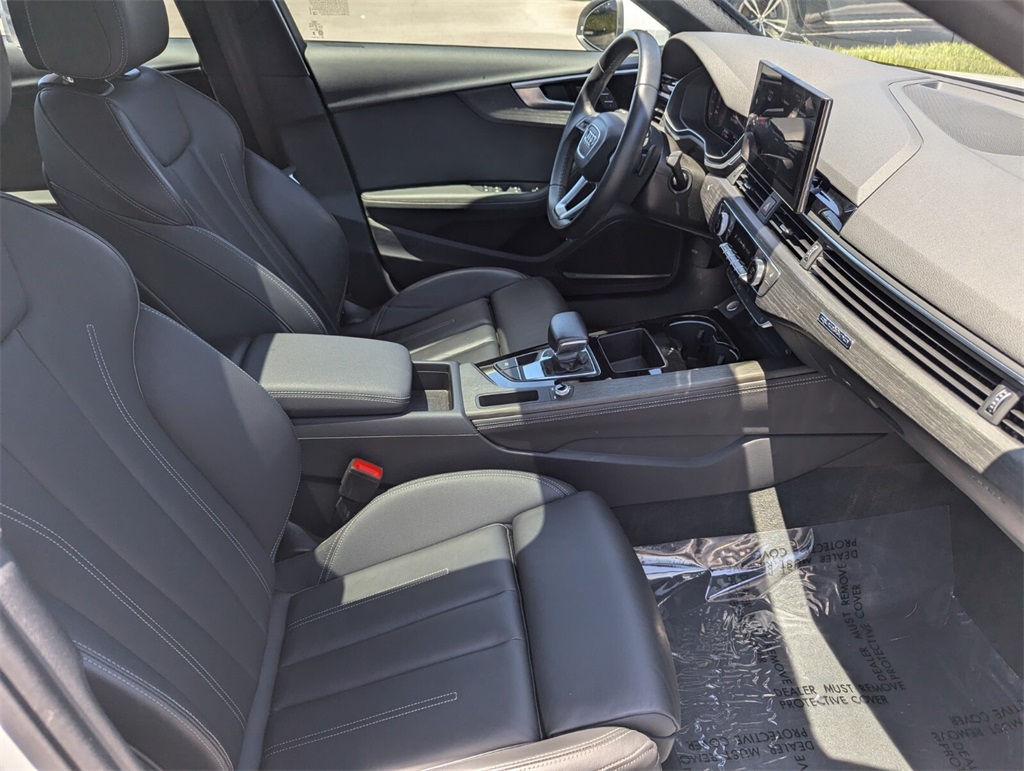 Vehicle image 16 of 30