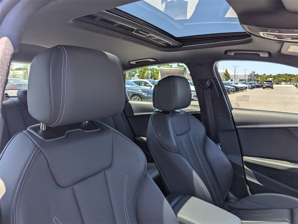 Vehicle image 13 of 30