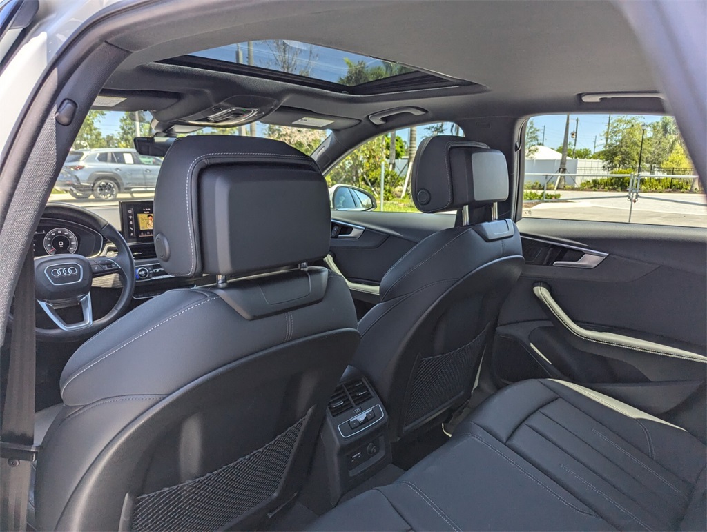 Vehicle image 29 of 30