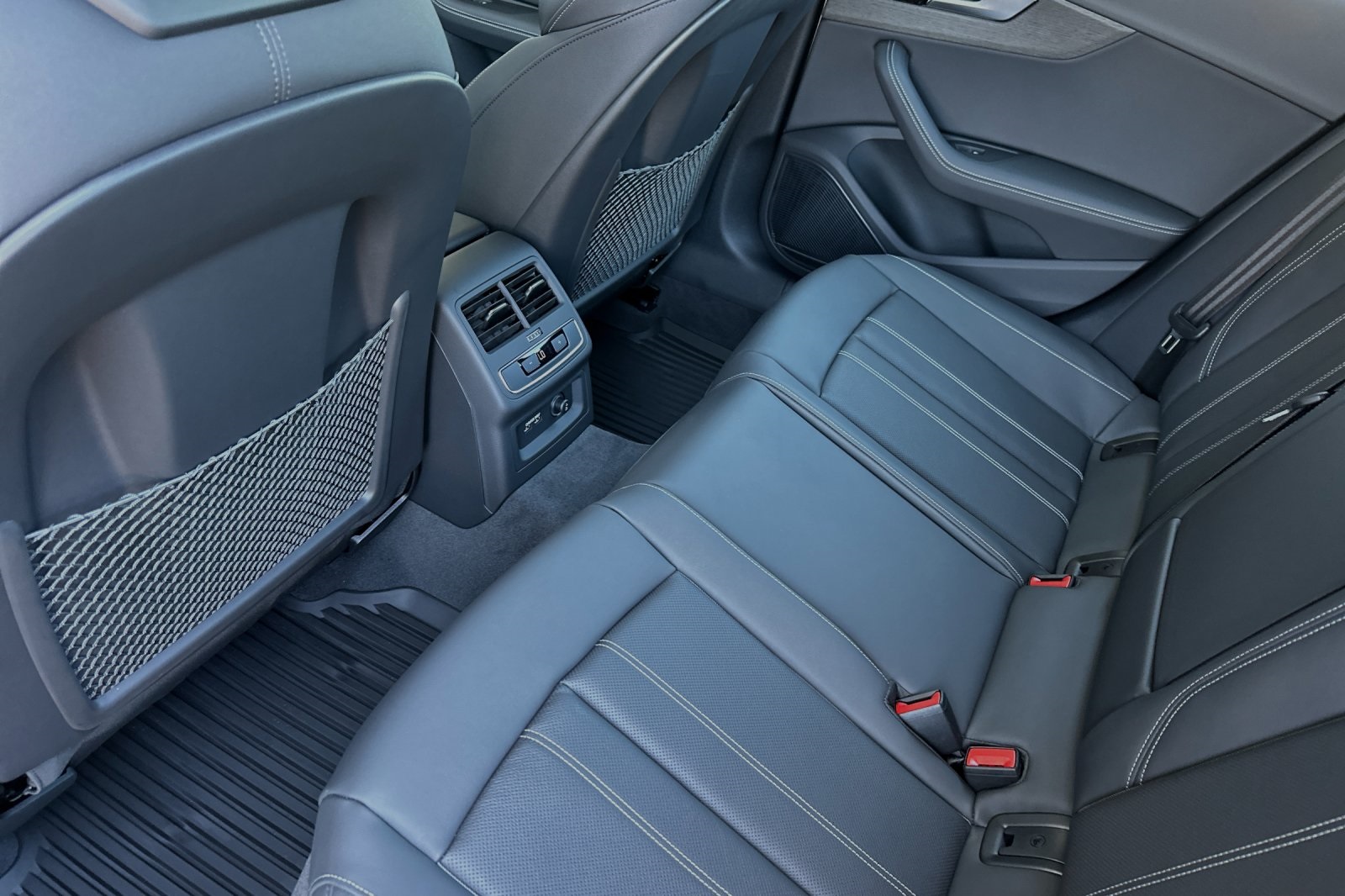 Vehicle image 12 of 25