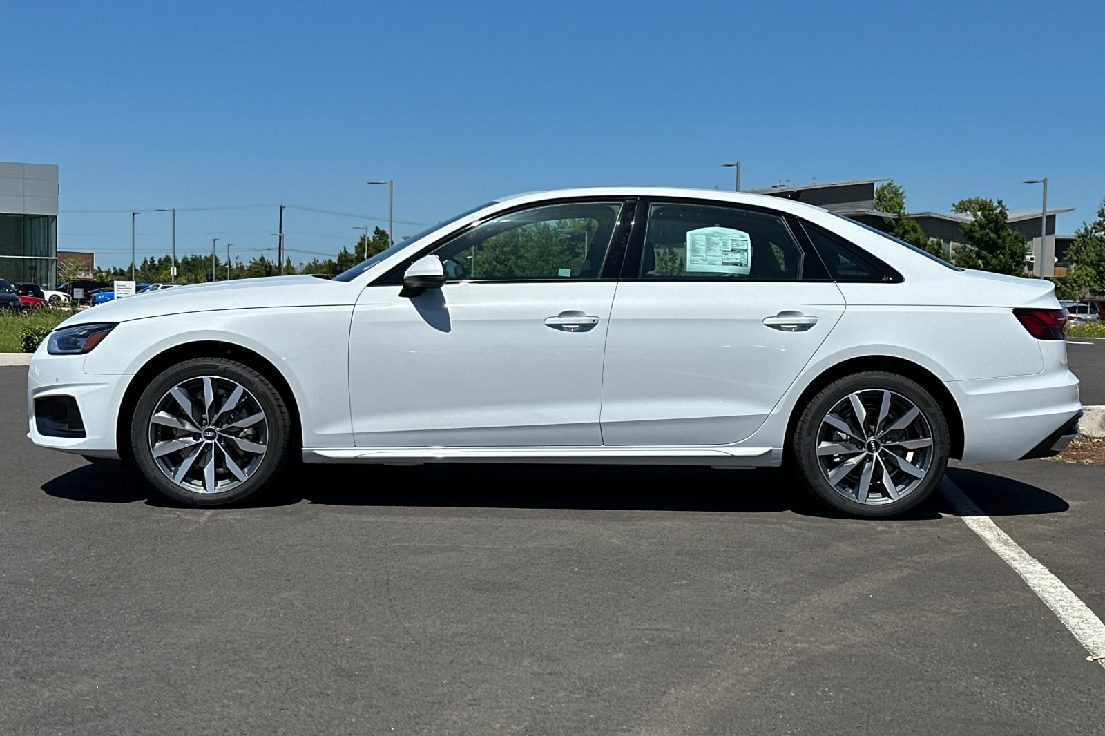 Vehicle image 9 of 25