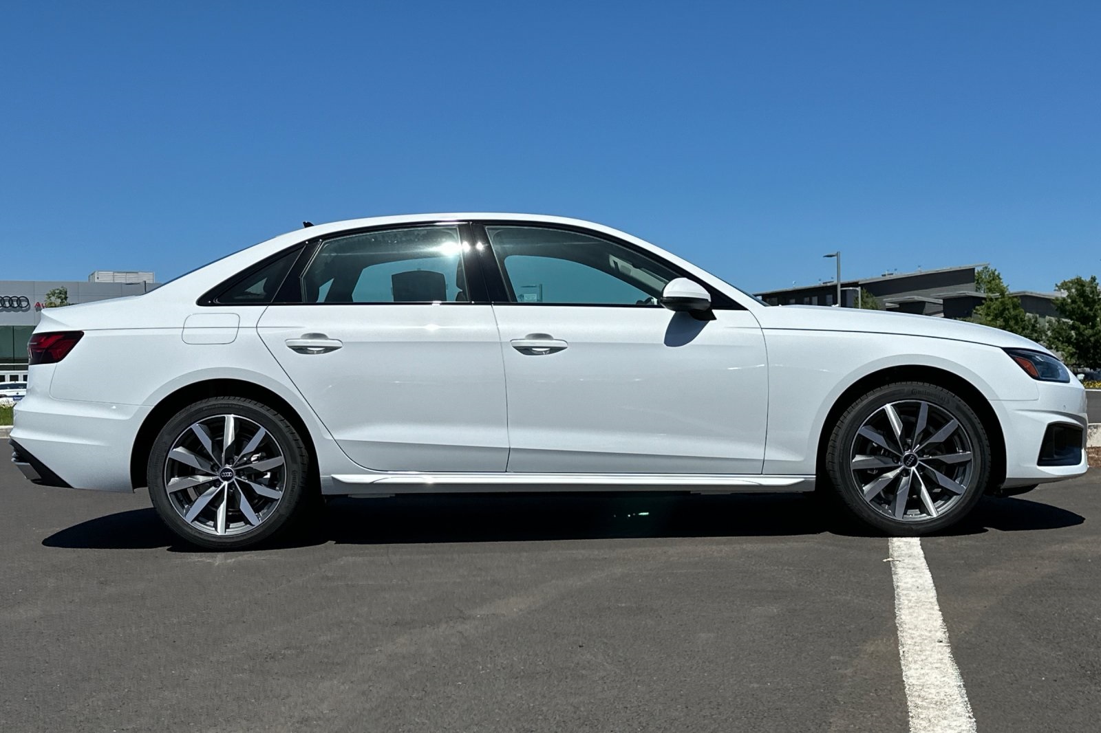 Vehicle image 5 of 25