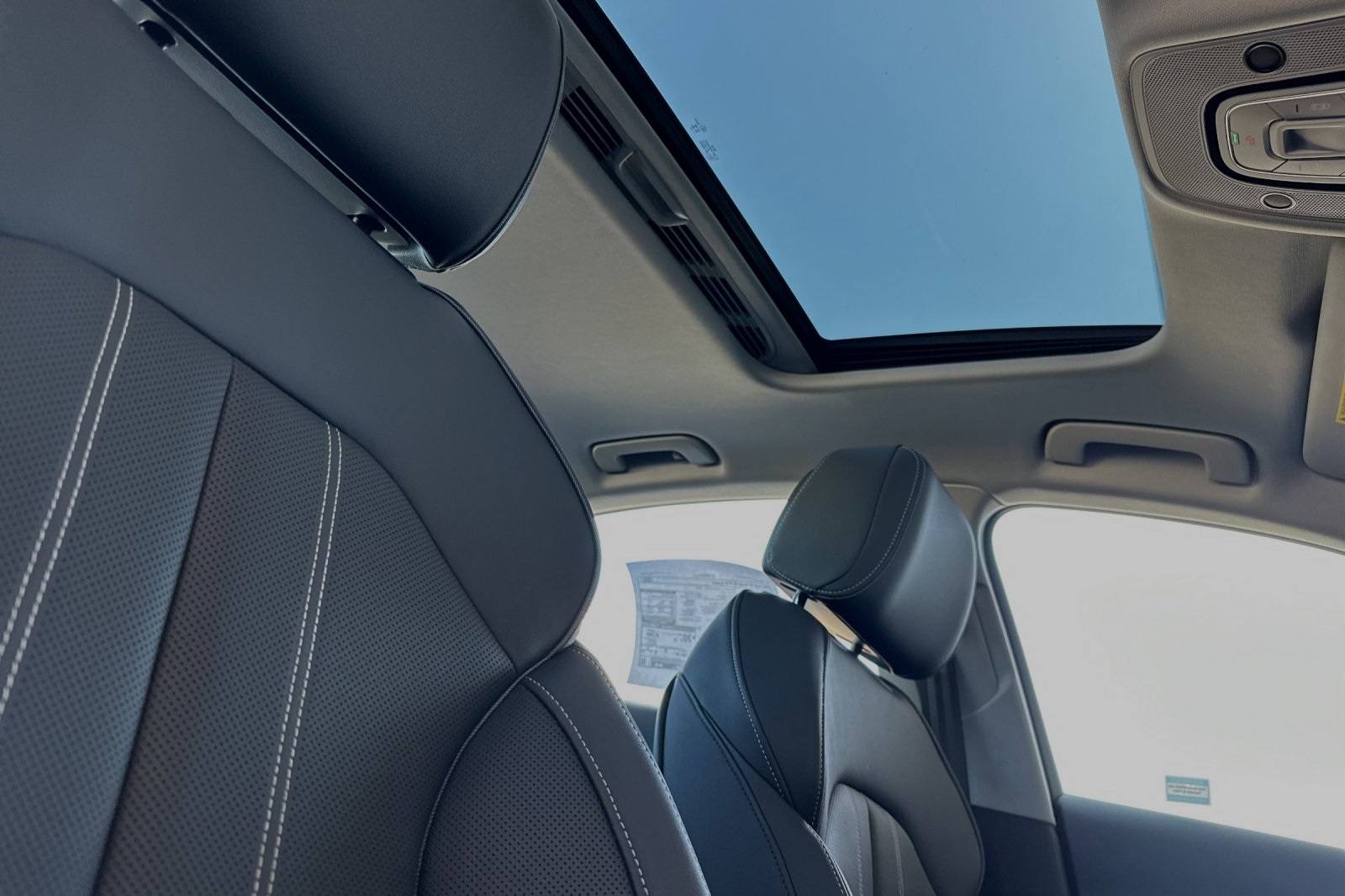 Vehicle image 16 of 25