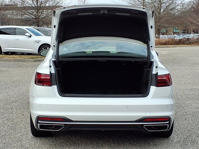 Vehicle image 11 of 32