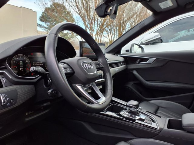 Vehicle image 12 of 32