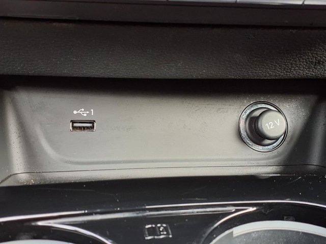 Vehicle image 26 of 32