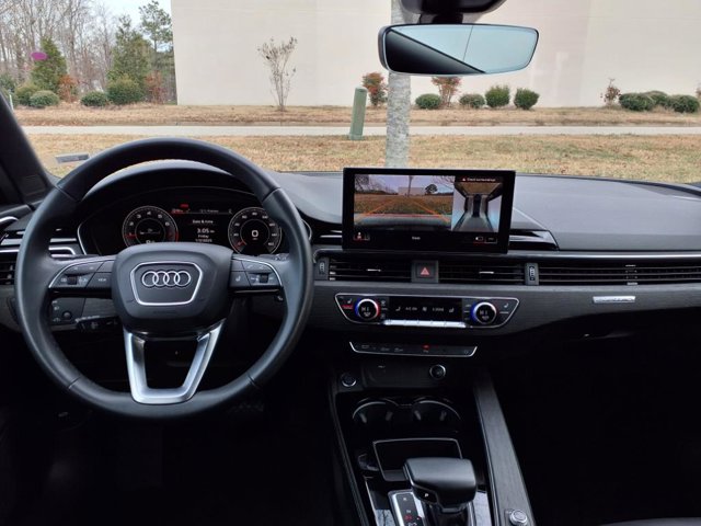 Vehicle image 16 of 32