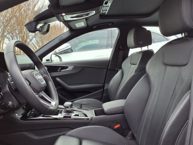 Vehicle image 13 of 32