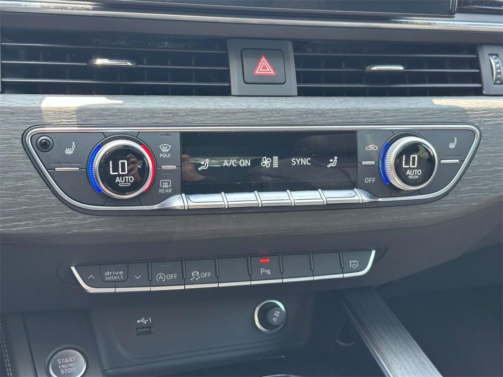 Vehicle image 14 of 34