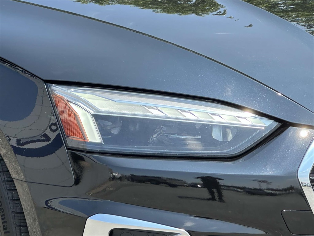 Vehicle image 33 of 34