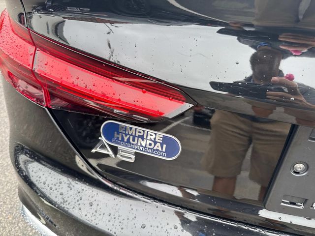 Vehicle image 32 of 35