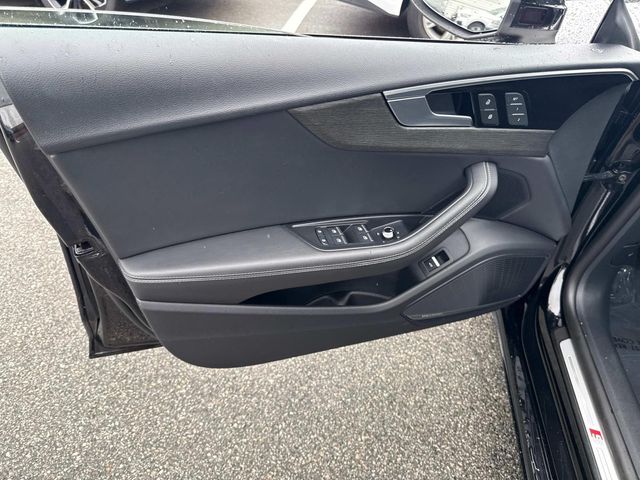 Vehicle image 23 of 35