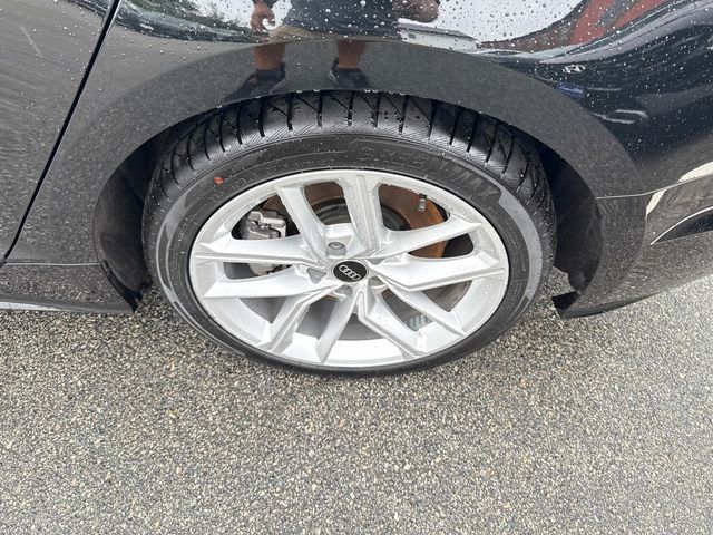 Vehicle image 11 of 35