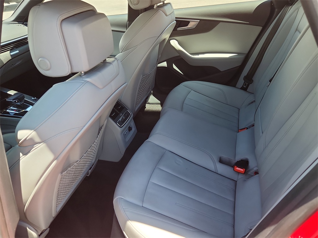 Vehicle image 10 of 34