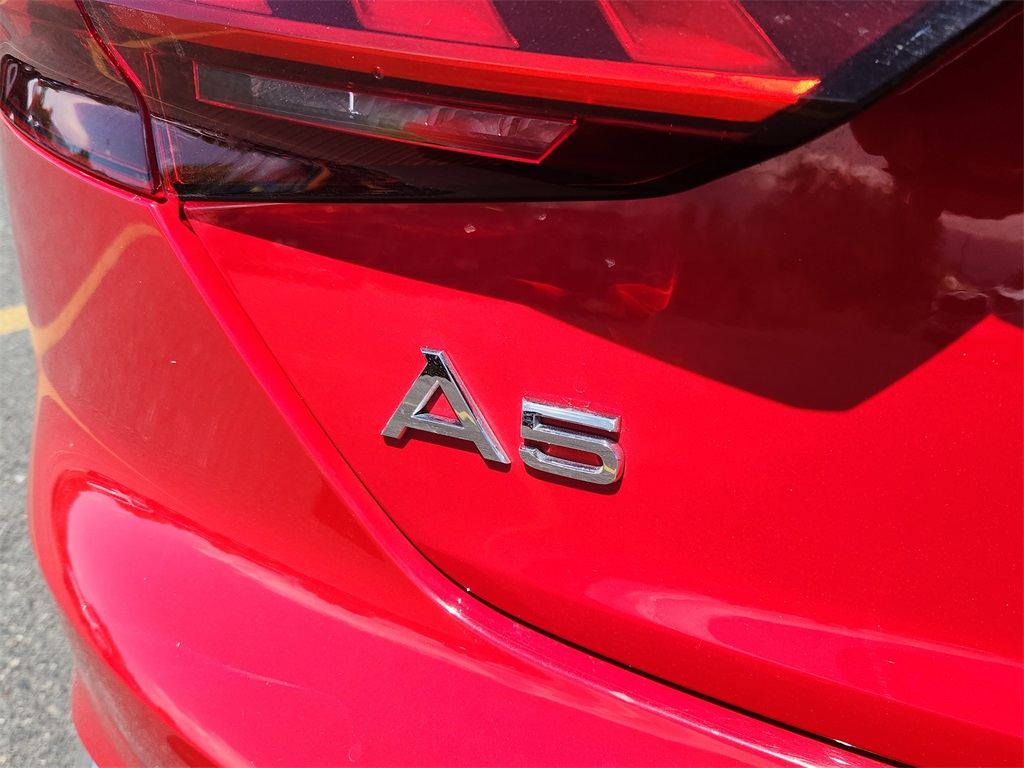 Vehicle image 14 of 34