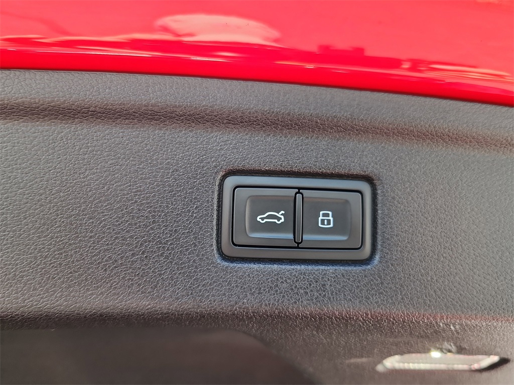 Vehicle image 13 of 34
