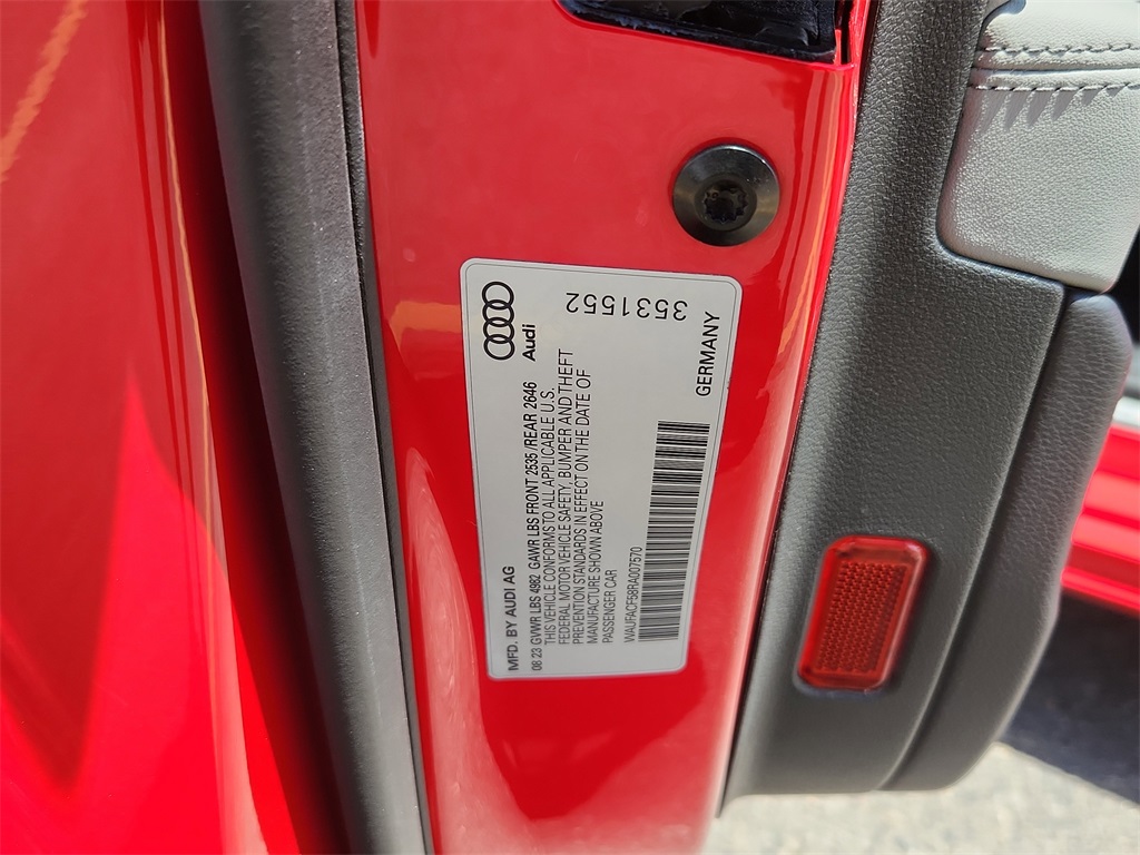 Vehicle image 21 of 34