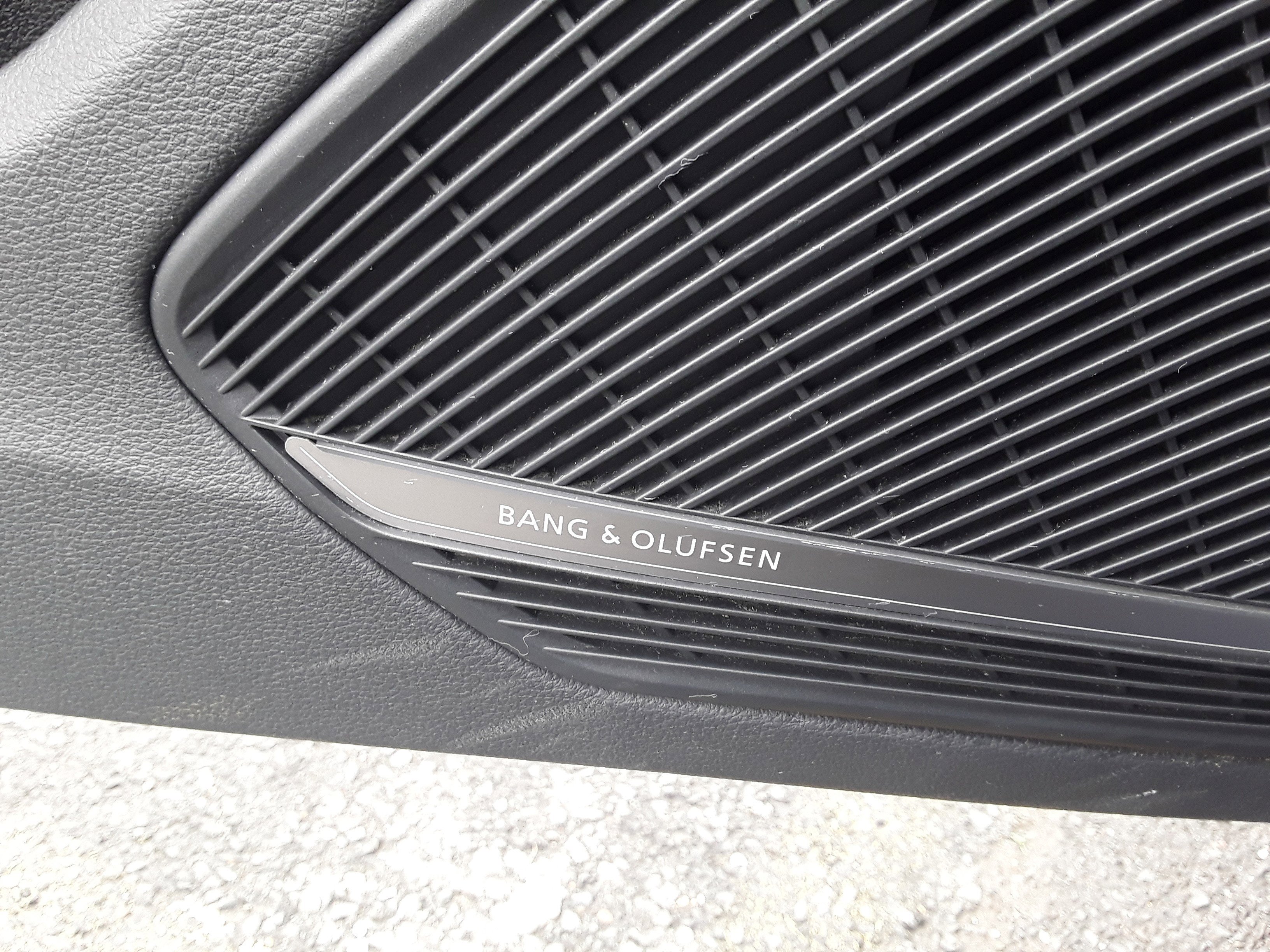 Vehicle image 21 of 22