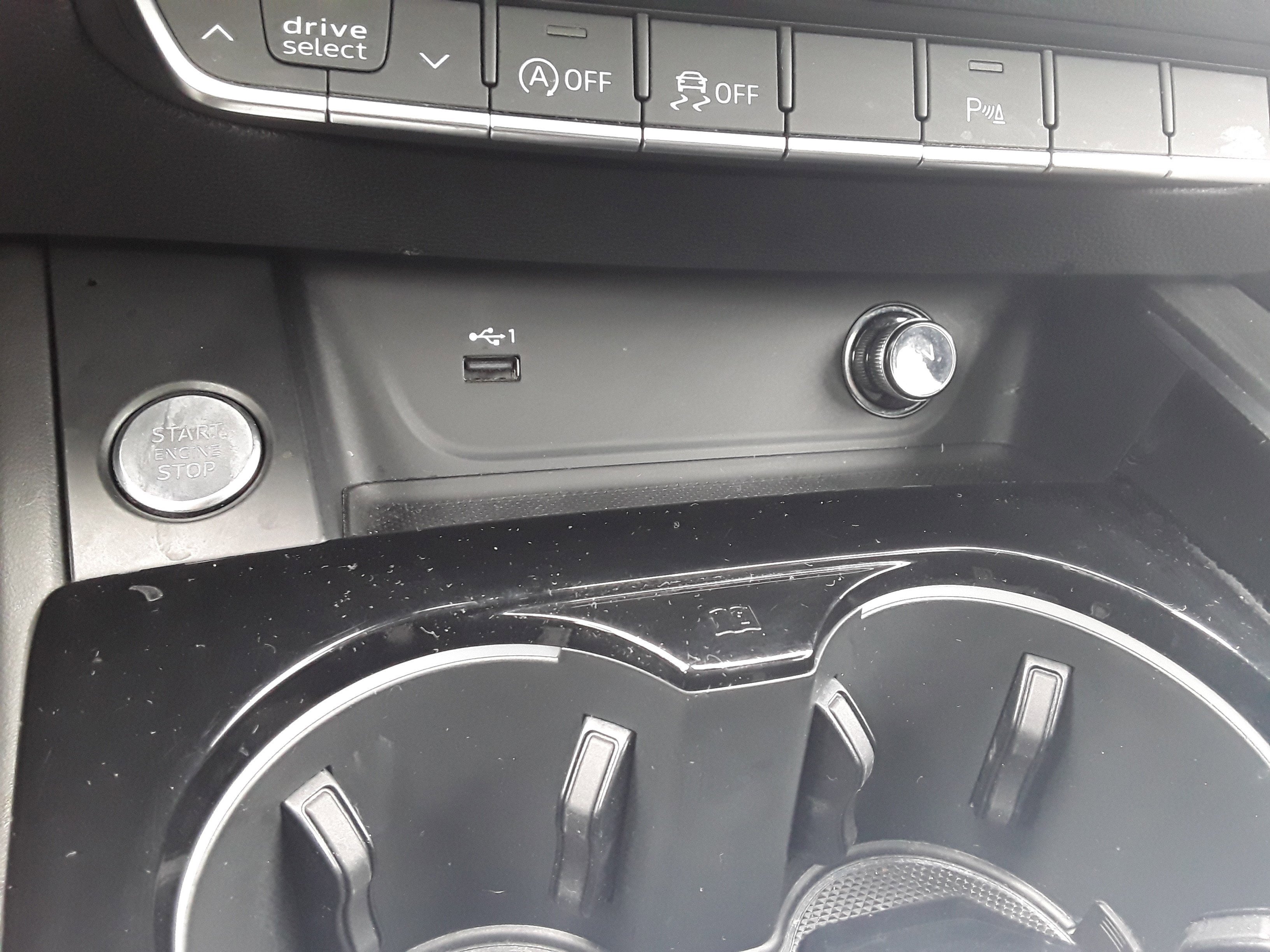 Vehicle image 18 of 22