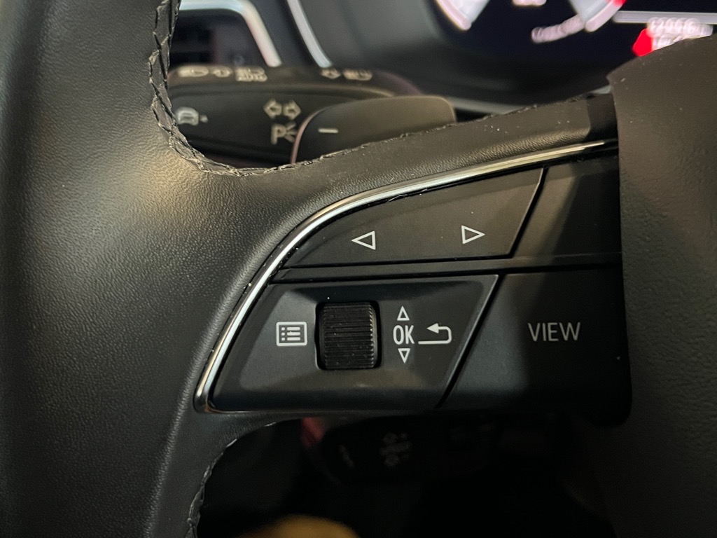 Vehicle image 11 of 27