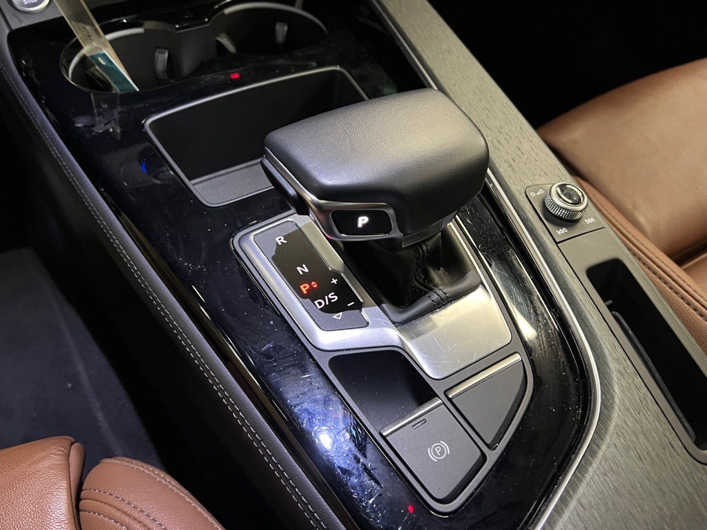 Vehicle image 17 of 27